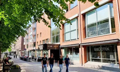 Trollhättans stadsbibliotek - bild 1